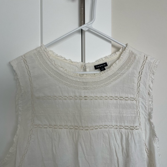 White Linen Babydoll Plus Size 4X Sleeveless Blouse - Picture 3 of 5